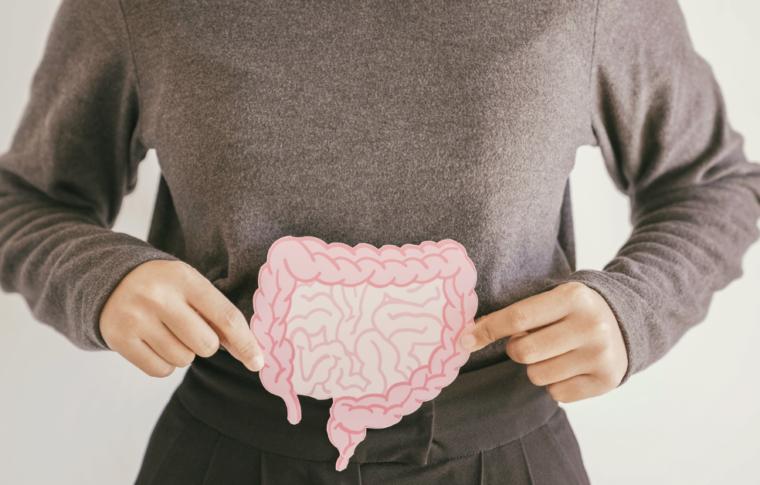 Jelita, stan zapalny i skóra – jak trawienie wpływa na włosy